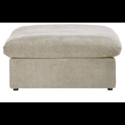 Large Cream oversized Ottoman (new) (blanket Storage)