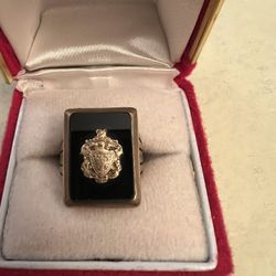 10K Yellow Gold Men  Ring W/onyx