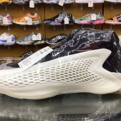 Adidas “Antman”