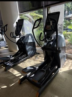 Octane 4700 Elliptical with Smart Console