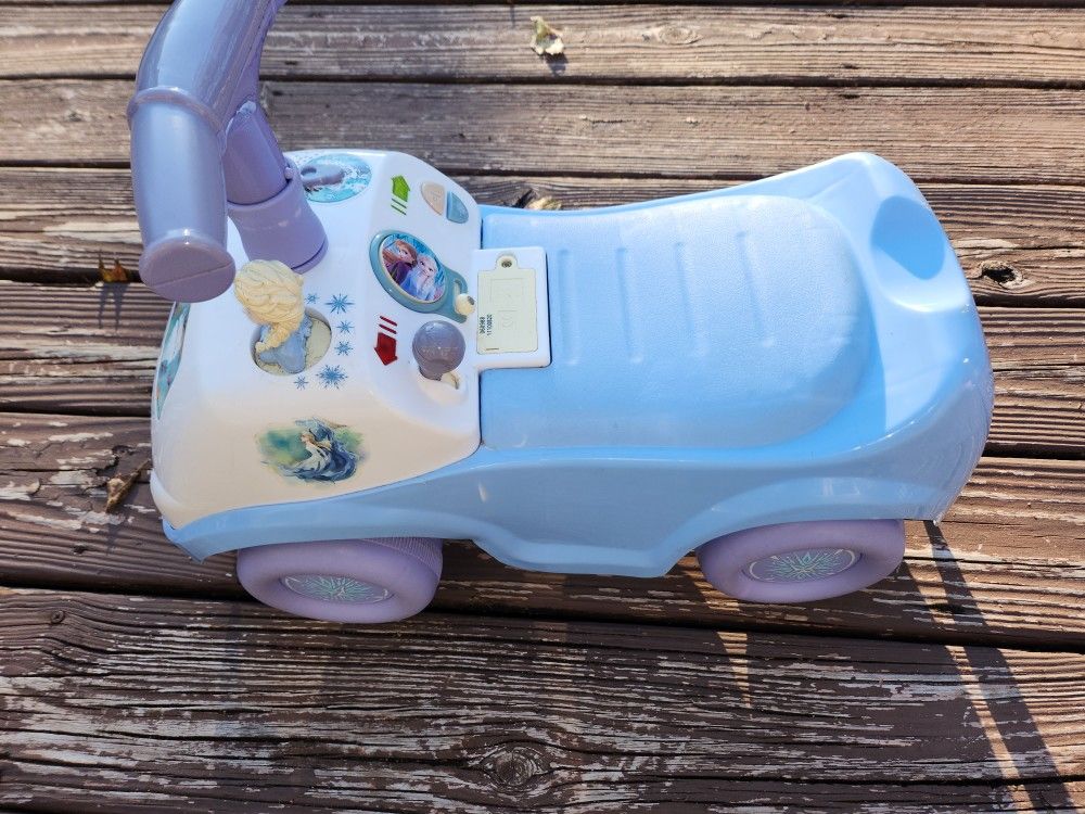 Frozen 2 ride on foot to floor activity vehicle