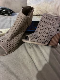 TOMS taupe brown size 5 1/2