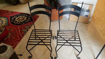 2 metal bistro patio chairs