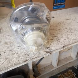 2000 Buick Regal Rear Hub Assembly.