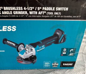 Makita XAG26Z 18V LXT Cordless Angle Grinder - Black/Blue