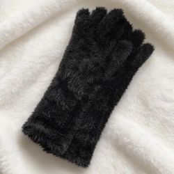 New Pair of Women’s Cozy Black Plush Touch Screen Gloves