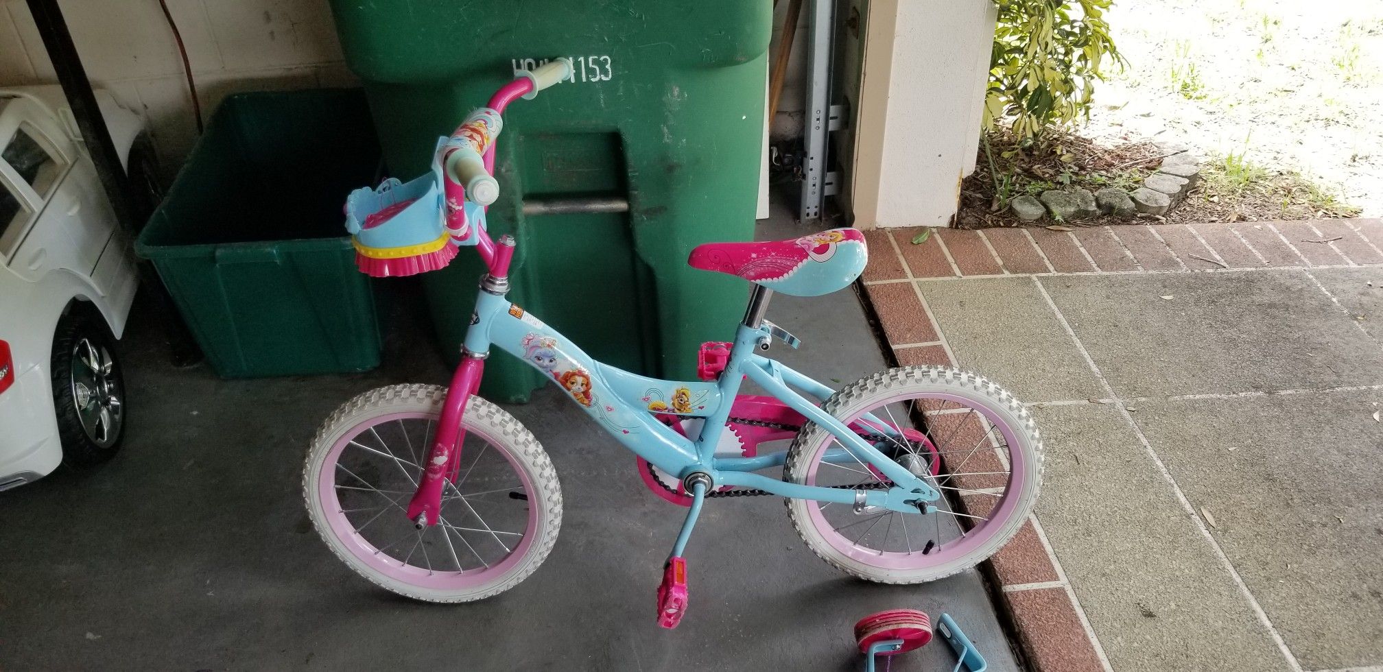 Huffy Girl's Princess Bike. 16 "