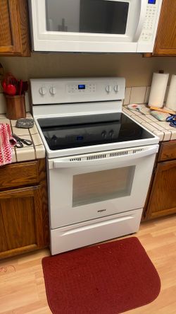 Whirlpool electric stove in great condition!