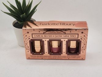 Charlotte Tilbury 
Mini Unreal Blush + Glow Trio