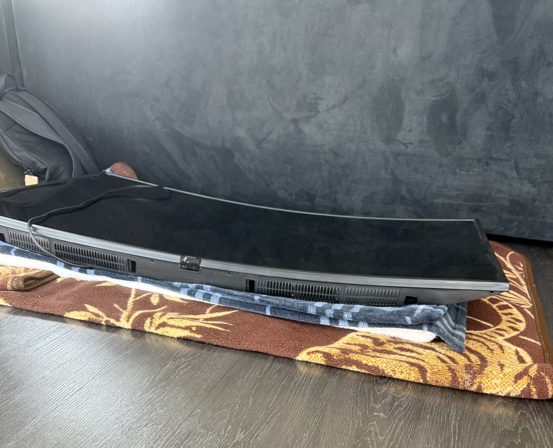 🔥 55” Samsung Curved TV – So Pretty, You’ll Want to Marry It 🔥