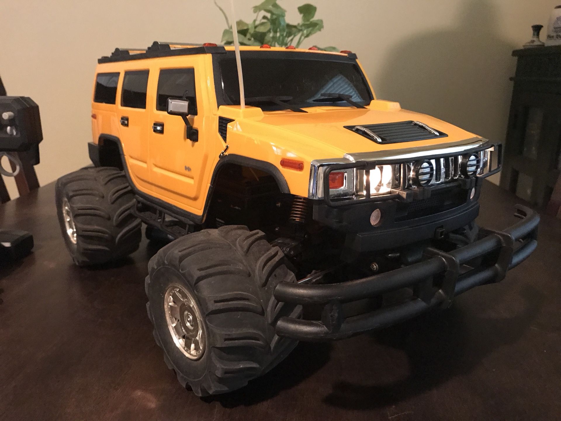 Radio shack store hummer h2