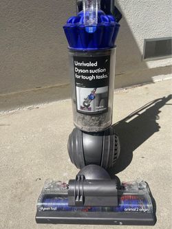 DYSON BALL ANIMAL 2 corded UPRIGHT VACUUM CLEANER