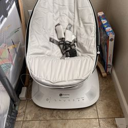 4moms mamaRoo Multi-Motion Baby 
