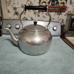 Vintage Chue Chin Hua Aluminum Tea Kettle 