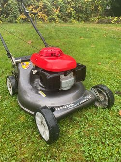 Honda Harmony 2 HRR 216 Self Propelled Lawn Mower