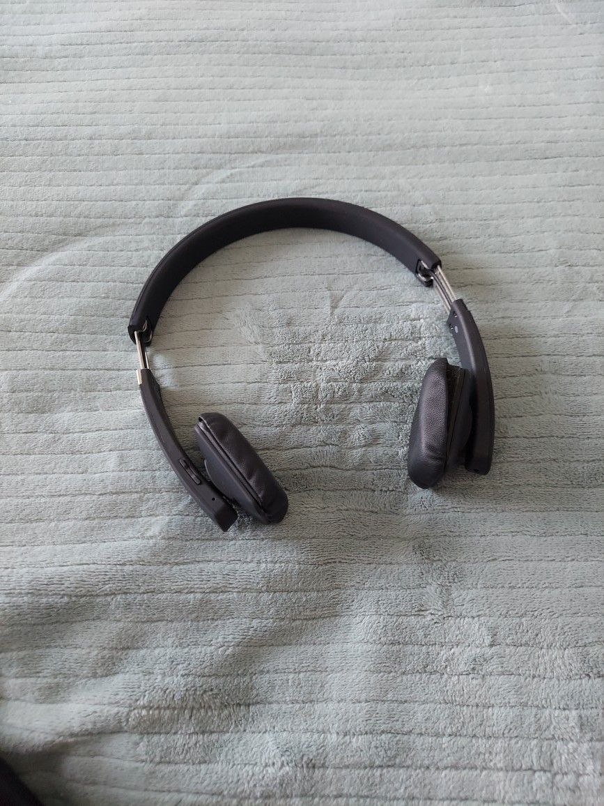 Headphones 