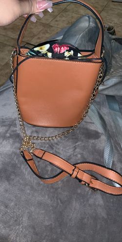 Bucket bag