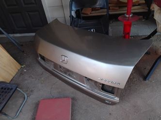 Honda Accord trunk with latch
