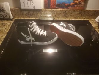 Airwalk Skate Shoes High ,Black And White Comes With Box!!!