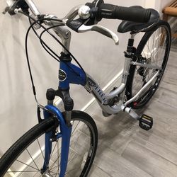 Woman’s Trek Hybrid Bike Step Thru Fun Trail Tuned Ready/Ride