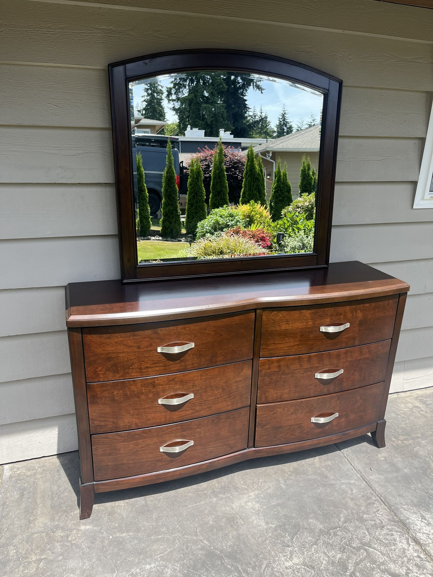Nice Queen Bedroom Set