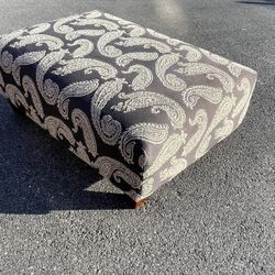 Free Delivery- Havertys Ottoman