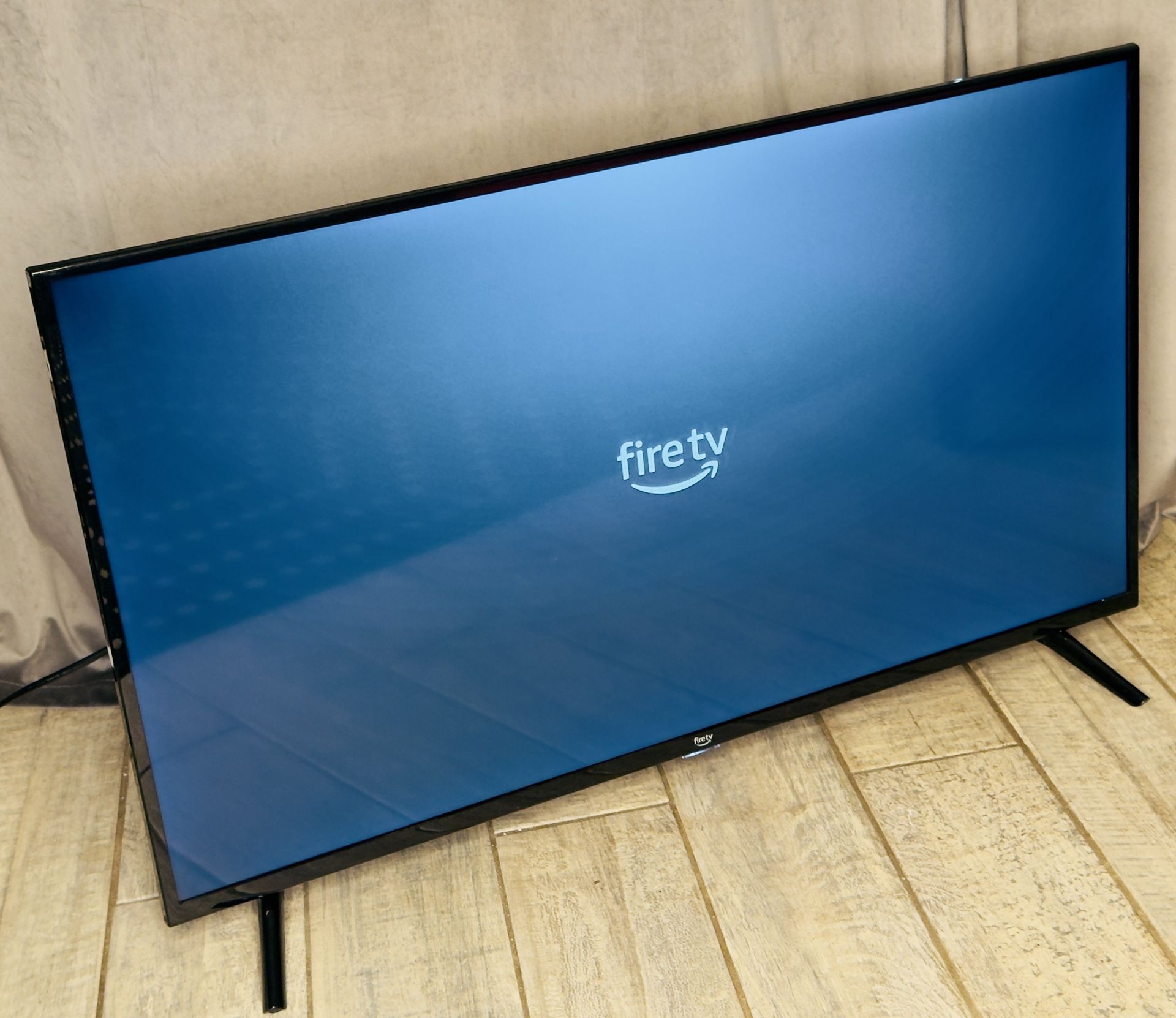 Amazon Fire TV 40" 2-Series, HD smart TV with Fire TV Alexa Voice Remote, stream live TV