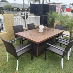 Brand New Patio Outdoor Dining Table Set 