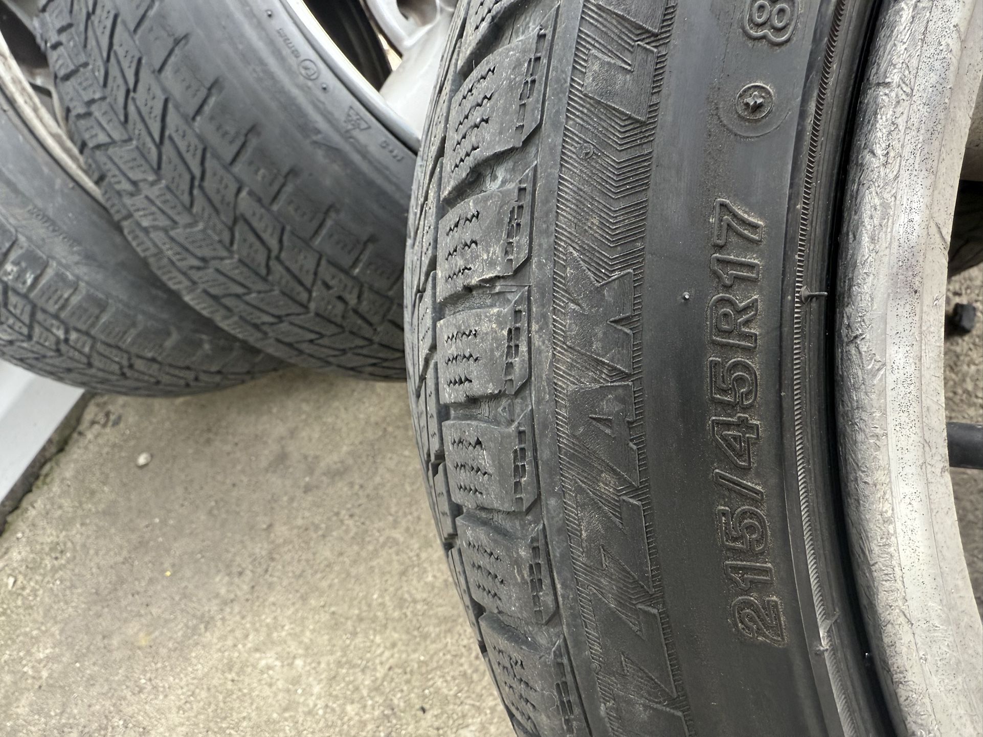 215/45r17
