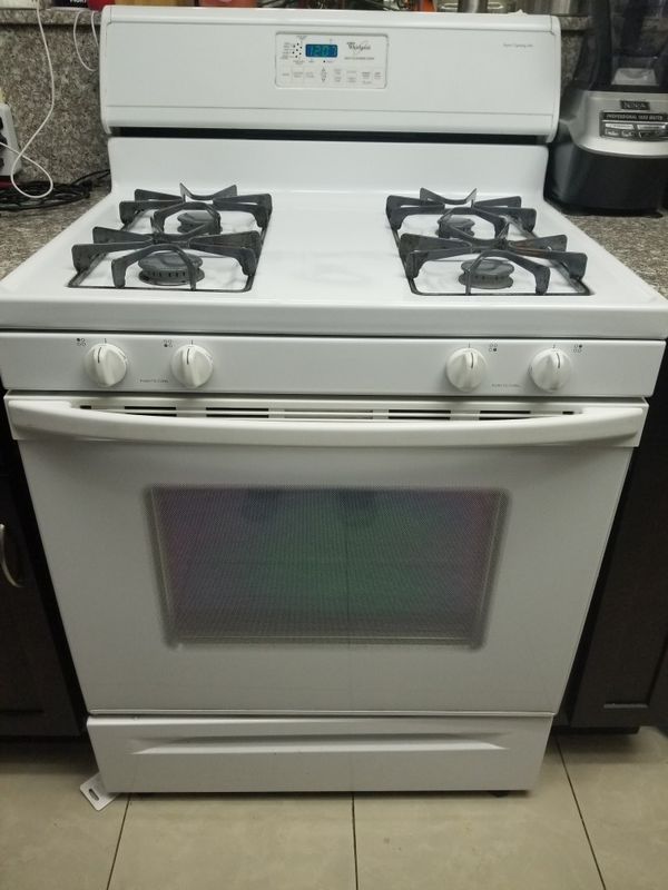 Gas Stove Range Whirlpool Super Capacity 465 for Sale in Hemet, CA