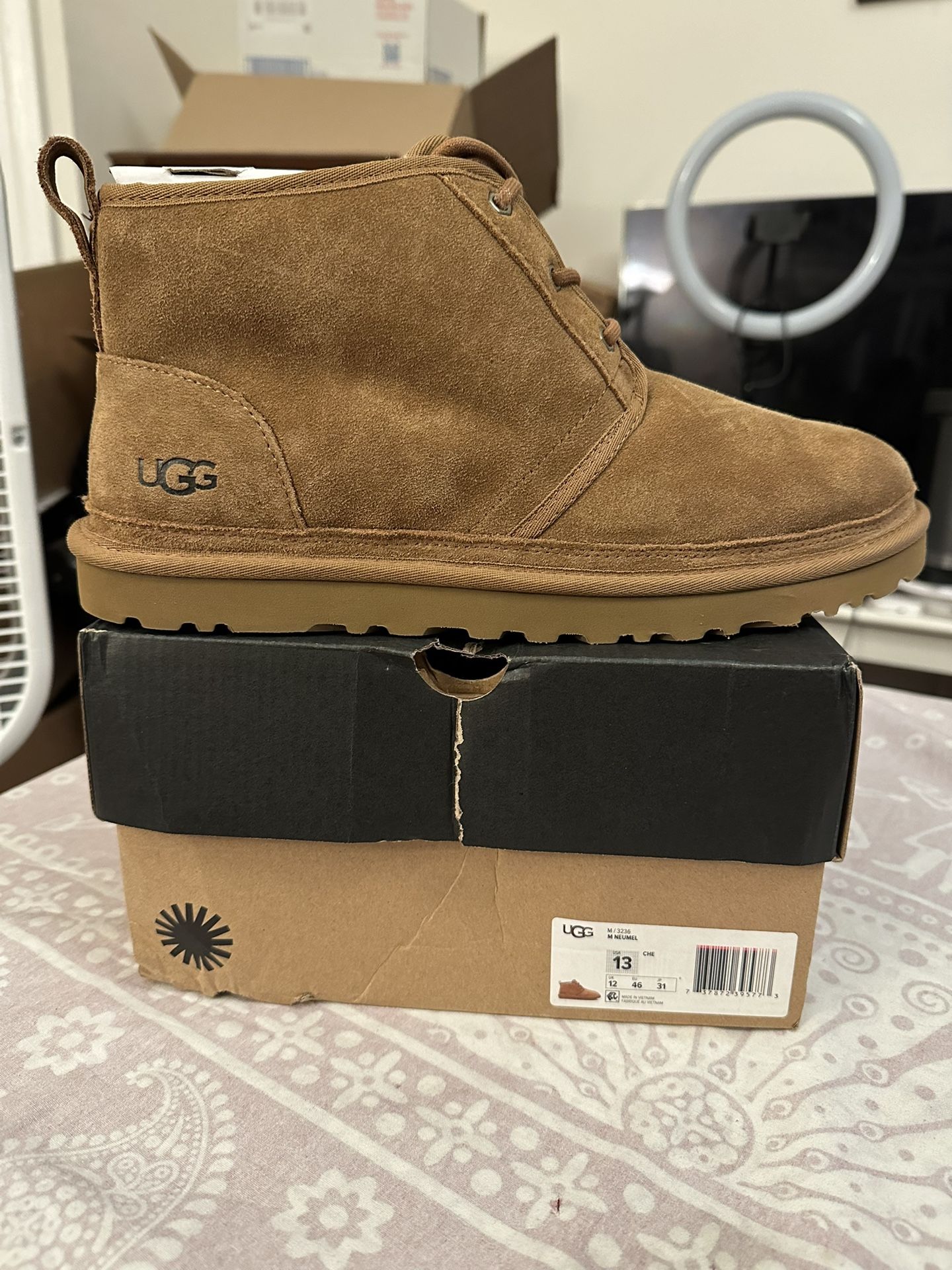 Men’s UGG Neumel Boot “ Chestnut “ Size 13m