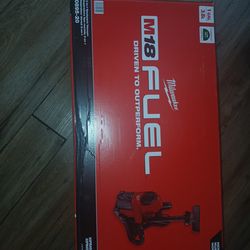 Milwaukee
M18 FUEL 18-Volt Lithium-Ion Brushless Red HEPA Multisurface 1 Gal. Cordless 3-in-1 Backpack Vacuum (Vacuum-Only)