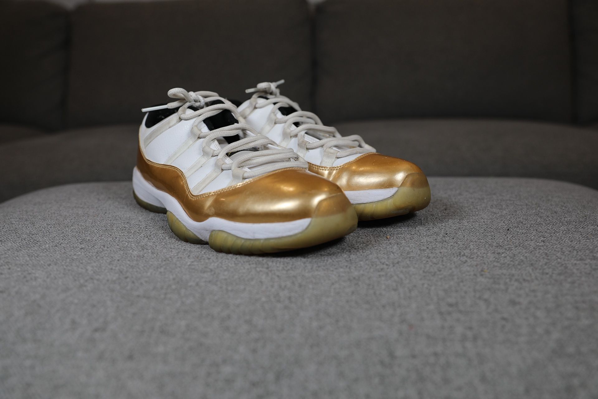 Jordan 11 Retro Low Closing Ceremony Gold Size 10.5 display picture 1