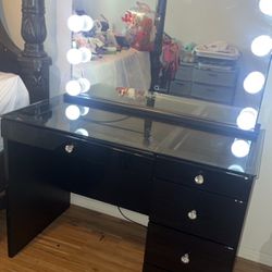 Makeup vanity desk