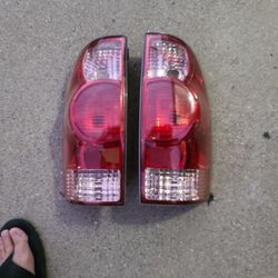 2005-2015 Tacoma Tail Lights - OEM