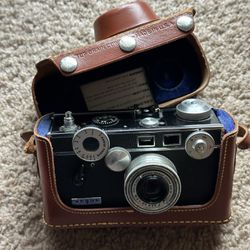 Vintage Argus C3 f/3.5 lens 50mm Coated Cintar Film Camera with Leather Case