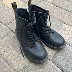 Dr Martin Boots Size 5