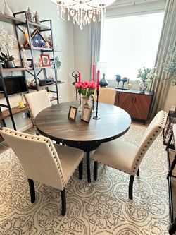 Dining/kitchen Table w/4 chairs