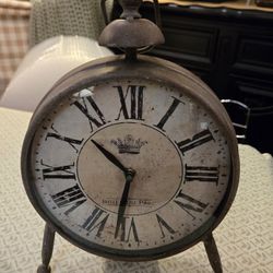 Hotel Du Parc Rustic Vintage Look Clock