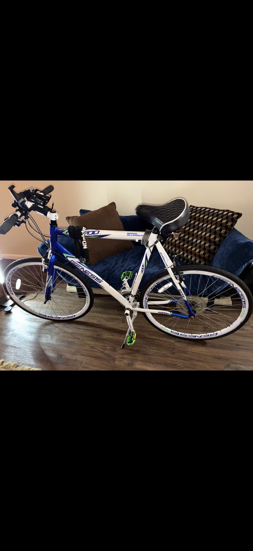 Genesis GS700 Bicycle 