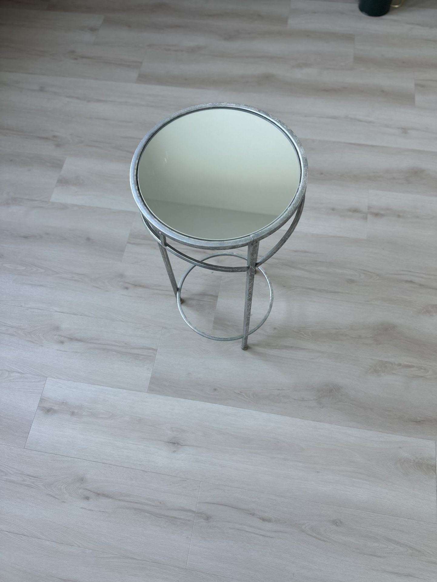  Tall Mirrored Accent Table / Plant Stand