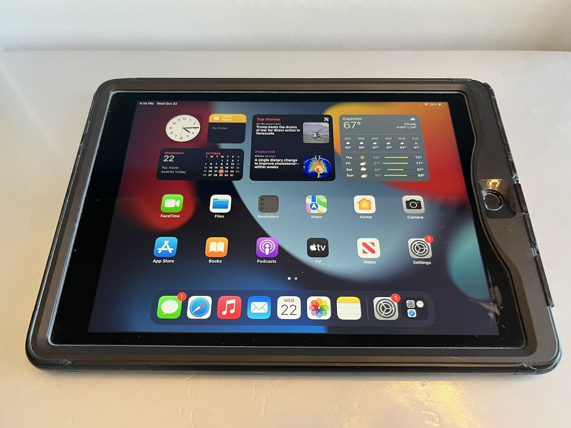 Apple iPad Air 2nd Gen Black A1566 16GB Tablet 9.7” iOS 15.8.3 - $69