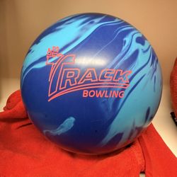 Track Paragon Bowling Ball 15lbs