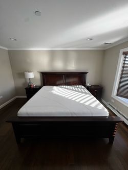 Bed / bedroom furniture