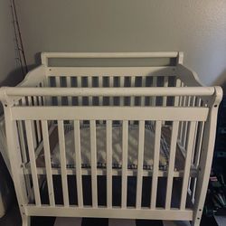 Baby Crib 