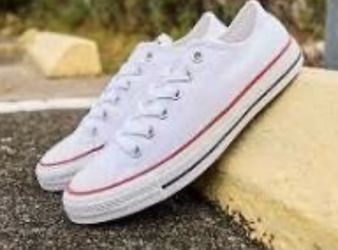 White Chuck Taylor’s sole 9 mend. Women’s 11, only worn twice!!!