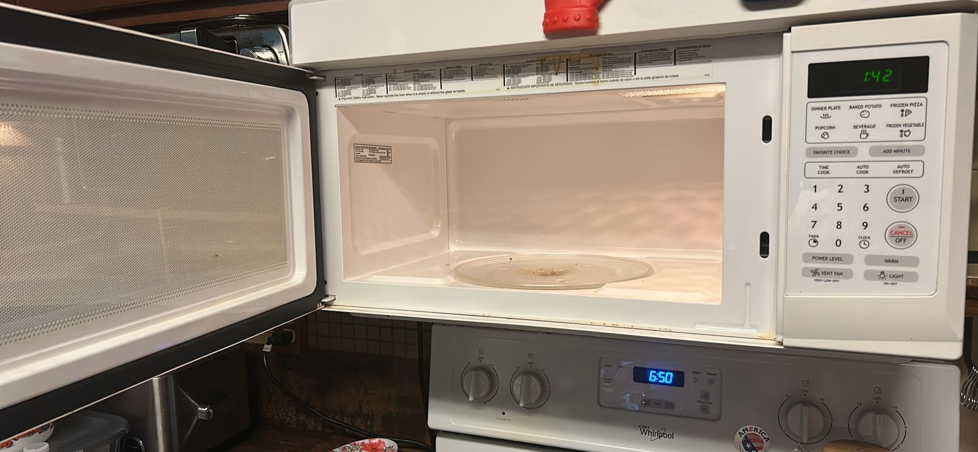 Whirlpool White Stove And Microwave