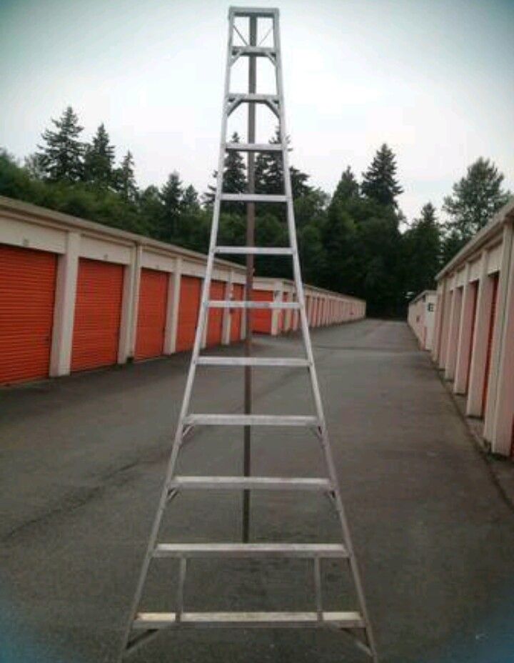 12' Aluminum Tripod Orchard Ladder for Sale in Edmonds, WA OfferUp