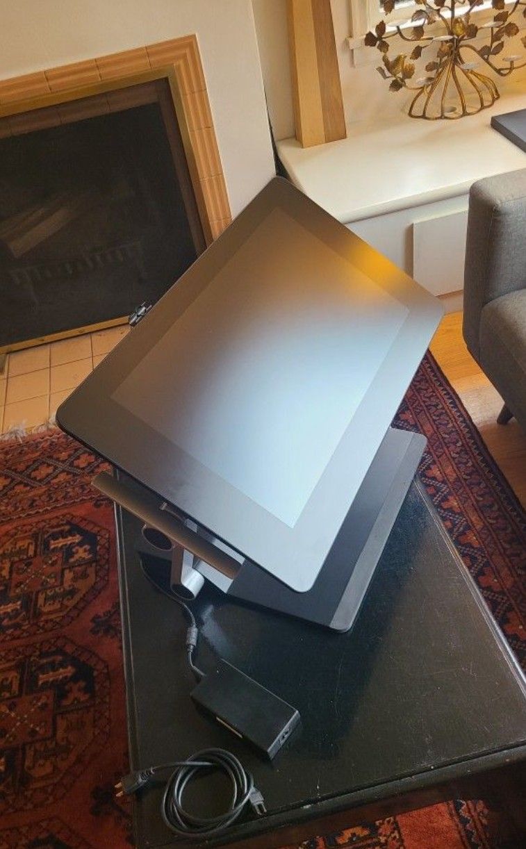 WACOM CINTIQ PRO 24 with STAND - NOT TOUCH SCREEN