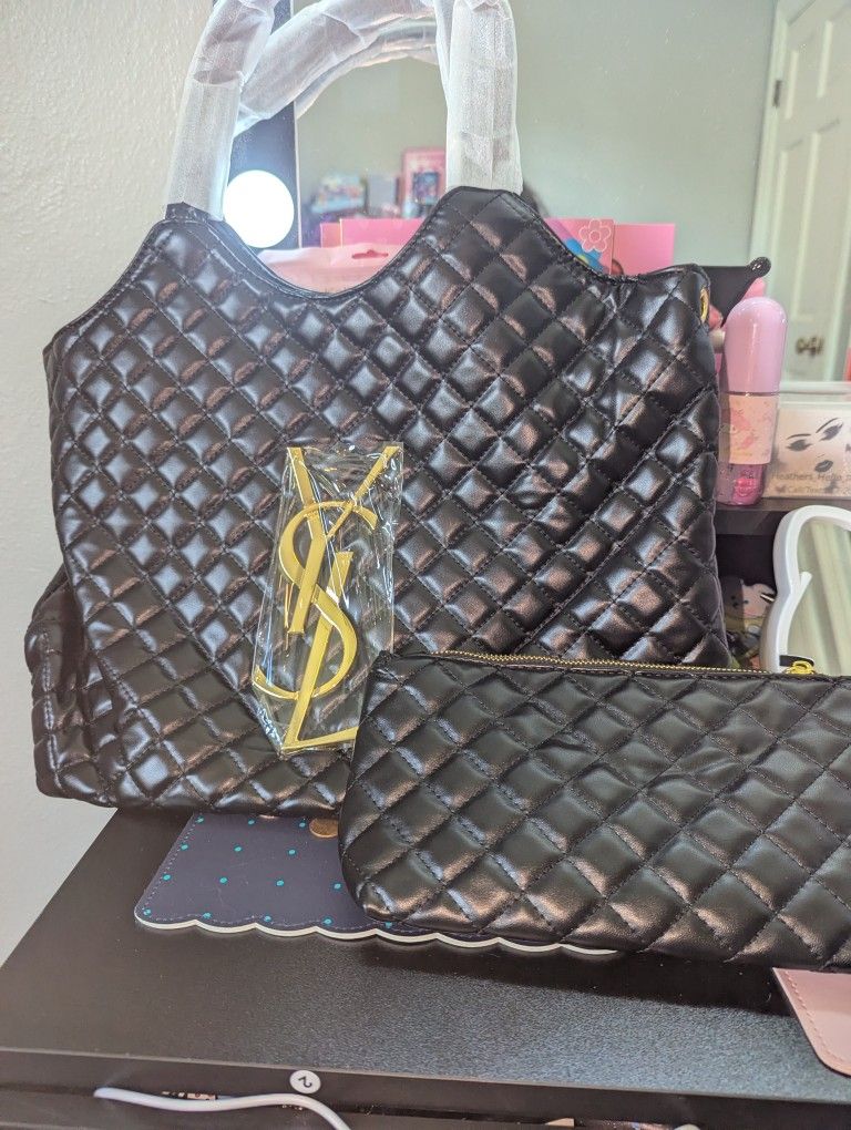 Cute Purse With Matching Makeup Bag 